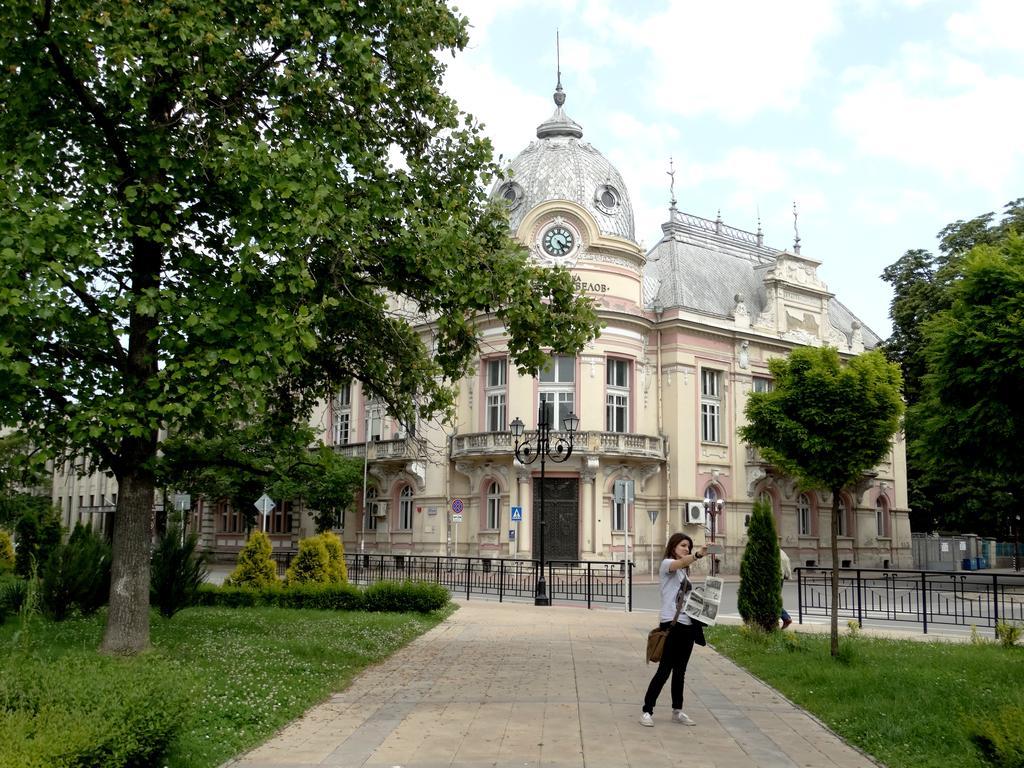 Old Center Apartment Ruse Bagian luar foto
